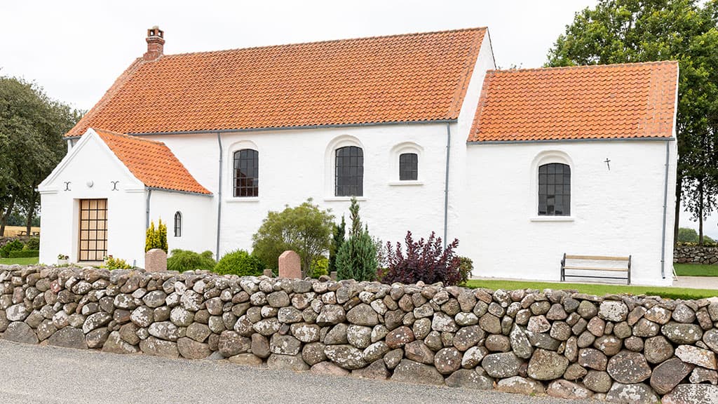 Die Hammer Kirche und der Friedhof