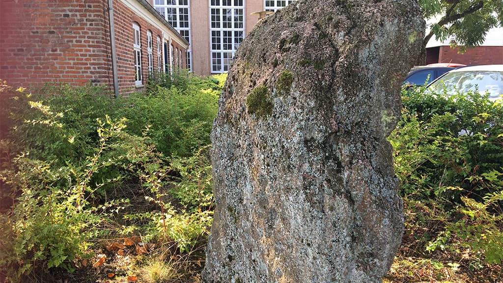Skålsten ved Askov Kirke